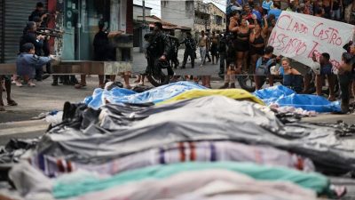 Mayat Bergelimpangan di Jalanan