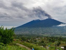 Marapi Kembali Erupsi Warga Diminta Jauhi Radius 3 Km