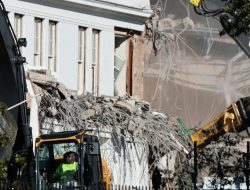 Trump Robohkan Sayap Timur Gedung Putih, Proyek Rp 5 Triliun Dimulai