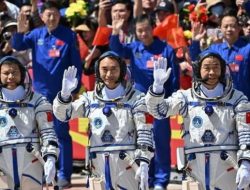 Tak Bisa Pulang ke Bumi! Astronot China Terdampar di Luar Angkasa
