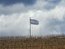 Bendera Israel Berkibar di Quneitra Suriah, Warga: Ini Pendudukan