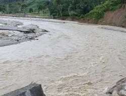 Jalan Nasional di Agara Masih Berdebu Korban Banjir Bandang Ketambe Terserang ISPA dan Diare