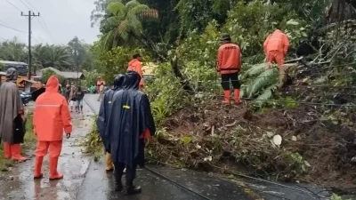 Akses Putus Warga Tapanuli