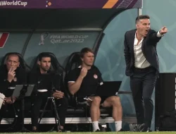 Taktik John Herdman 3-4-3 atau 4-4-2 Fleksibel