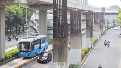 Tiang Monorel Mangkrak