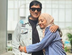 Momen Hangat Ikang Fawzi Kuatkan Chiki Fawzi Usai Dicopot dari Petugas Haji