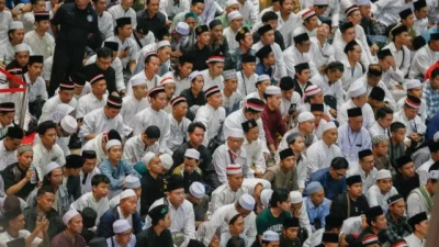 Ribuan Umat Muslim