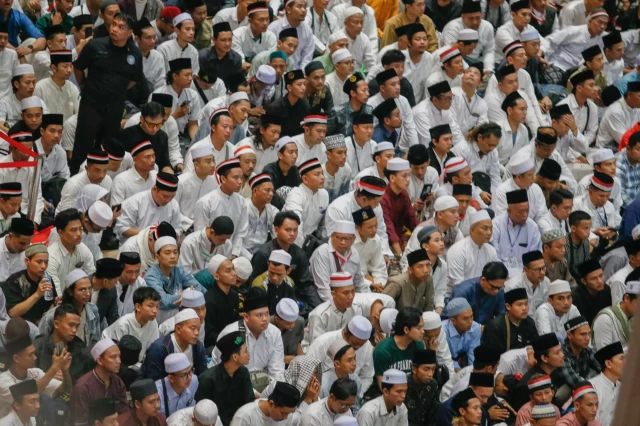 Ribuan Umat Muslim