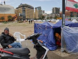 Tenda Pengungsi Membanjiri Jalanan Beirut di Tengah Konflik
