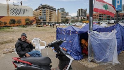 Tenda Pengungsi Membanjiri Jalanan Beirut di Tengah Konflik