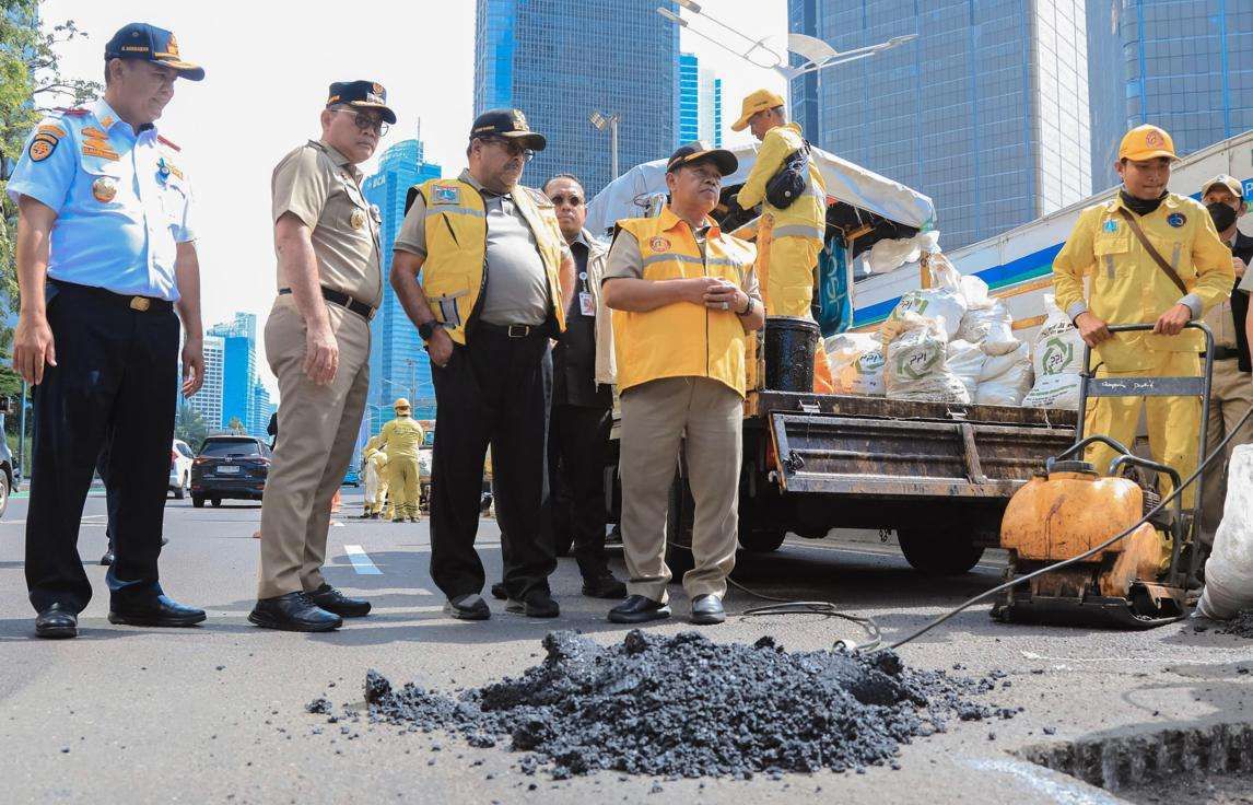 Jalan Berlubang di Thamrin