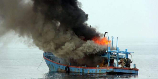 Kapal BBM Terbakar